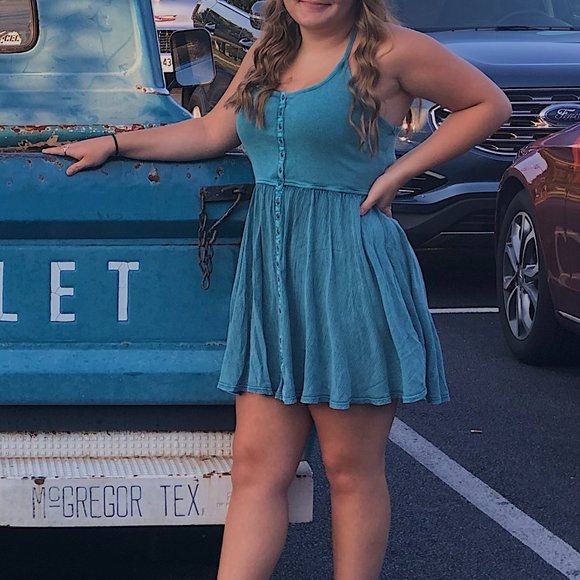 Get ready for summer in this cute sun dress! - Picture 1 of 4